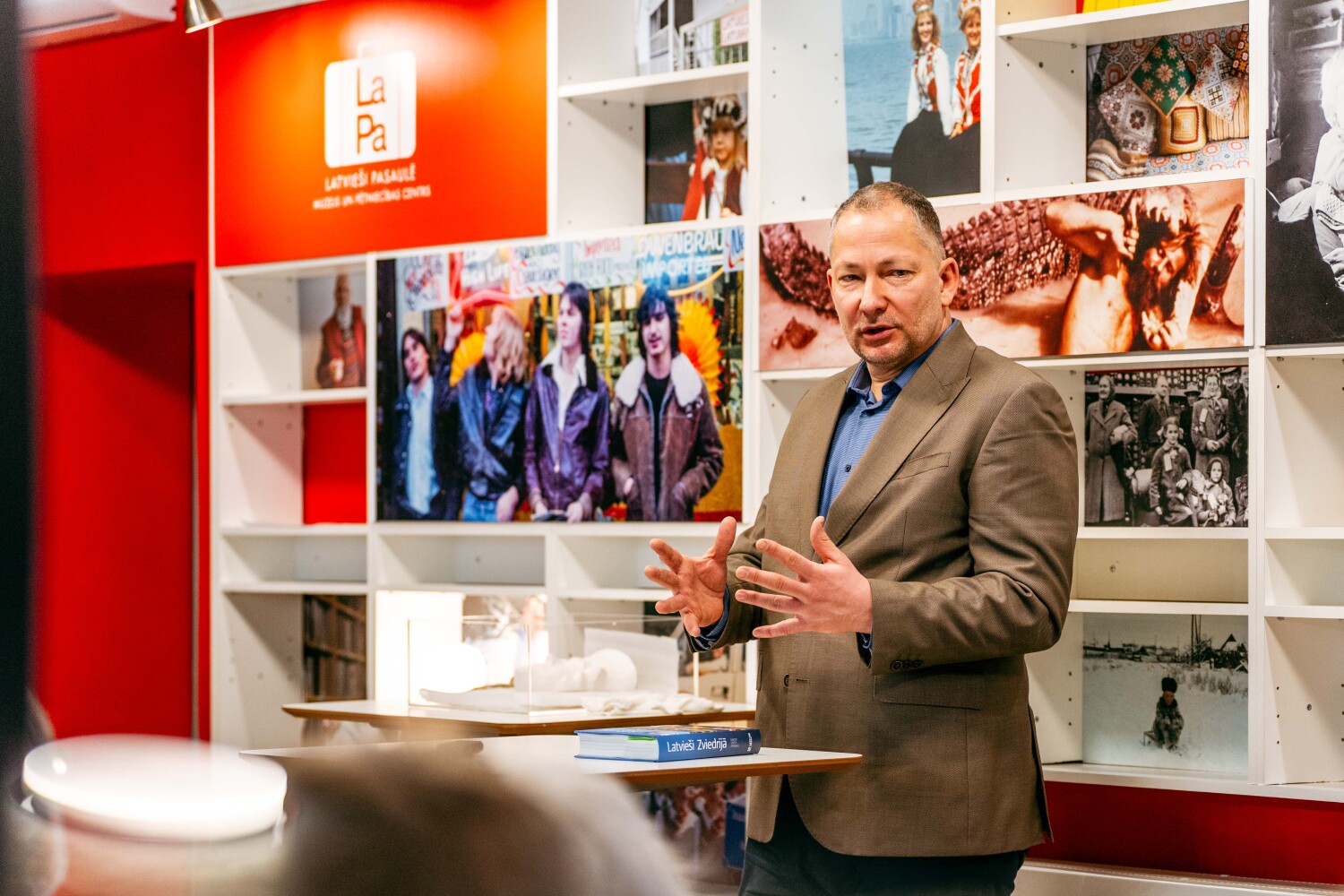 Grāmatas "Latvieši Zviedrijā. Raksti, stāsti, atmiņas" atvēršana muzejā "Latvieši pasaulē" 13.03.2026. Foto: Jūlija Dibovska